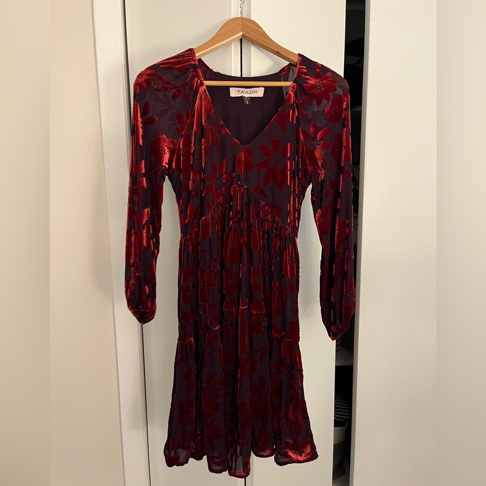 Taylor Women's Red Floral Dress size 2